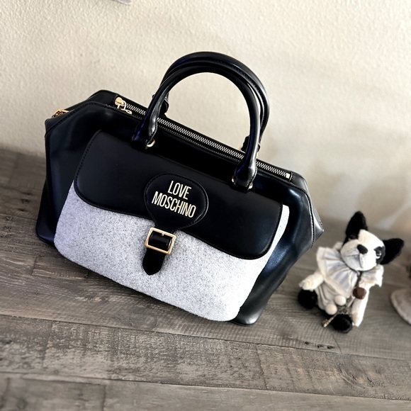 Love ❤️ Moschino Purse - Picture 11 of 16
